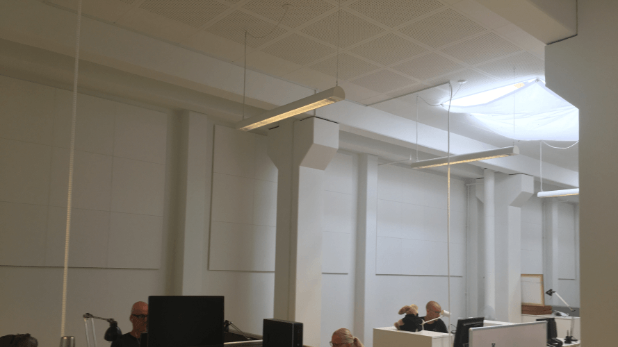 akustikplader på væg og loft til kontor